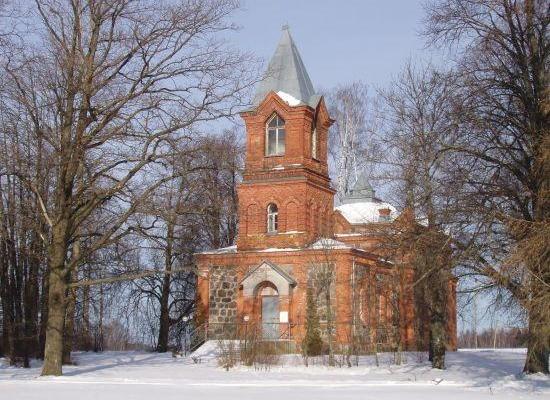 Apostolisch-Orthodoxe Kirche in Rannu im Winter