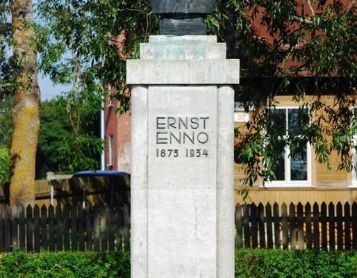 Ernst Enno monument