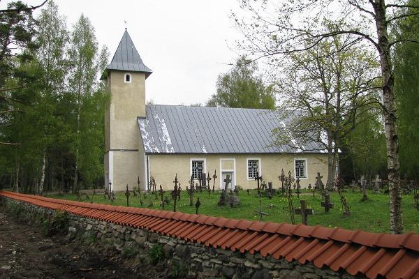 Die Kapelle und der Friedhof Rooslepa