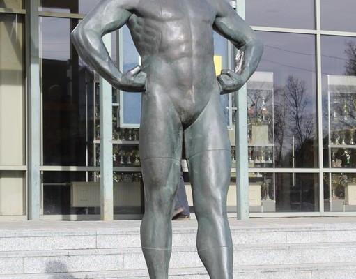 Martin Kleins staty