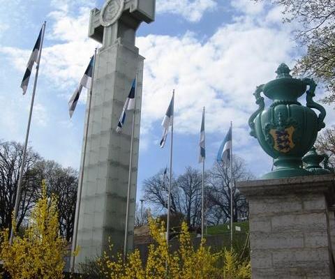 Vapaudenaukio ja vapaussodan muistomerkki Tallinnassa