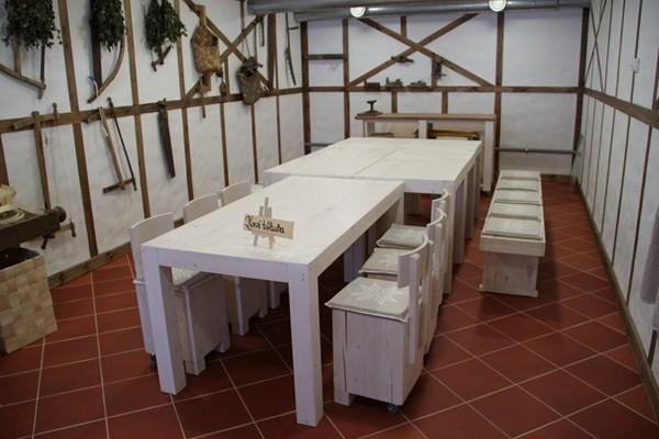 Seminarraum des Avinurme Puiduait (Zentrum für Holzhandwerk)