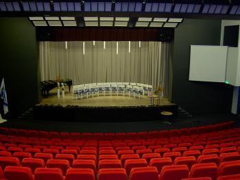 Haljalas Tautas nama konferenču zāle un koncertzāle