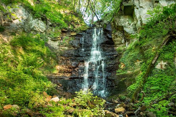 Kivisilla waterfall