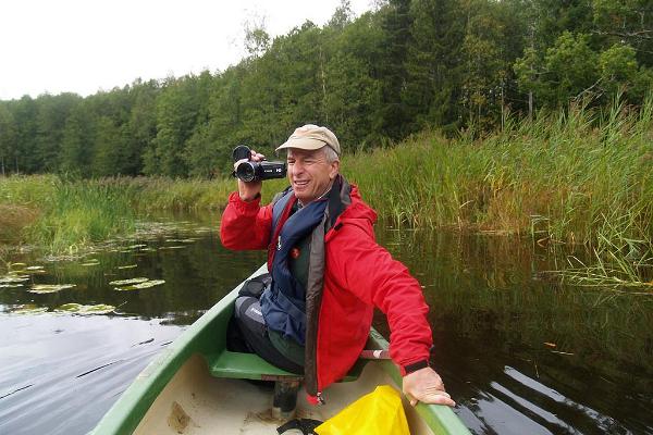 Enjoying the autumn colours of Soomaa on a canoeing trip!