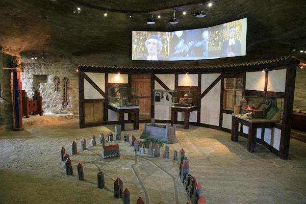 Музей укреплений Кик ин де Кёк