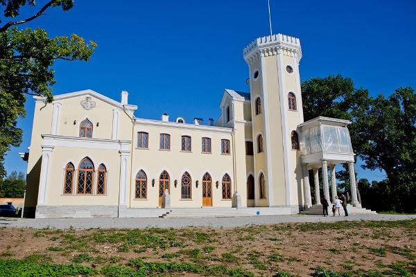 Keila-Joa loss ja muuseum Schloss Fall
