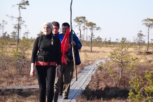 Entdecken Sie mit "Seikle Vabaks" den Nationalpark Soomaa! Wanderungen zu Fuß und mit Moorschuhen, Kanu- oder Kajakfahrten!