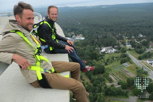 Reunakävely Tallinnan televisiotornin avoimella parvekkeella 175 m korkeudessa!