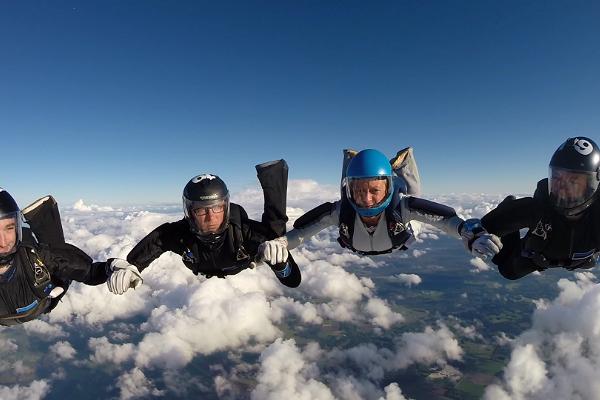 Fallschirmspringen des Estnischen Fallschirmclubs