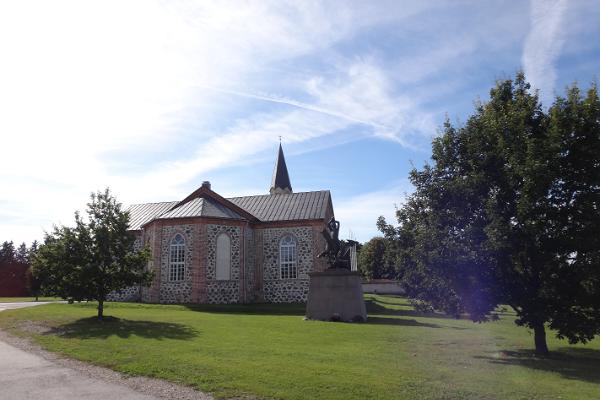 Церковь-памятник эстонским воинам в Тори