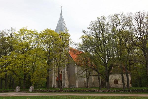 Karusen kirkko