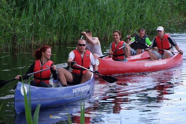 Kanootilla Kõpun joen viidakossa