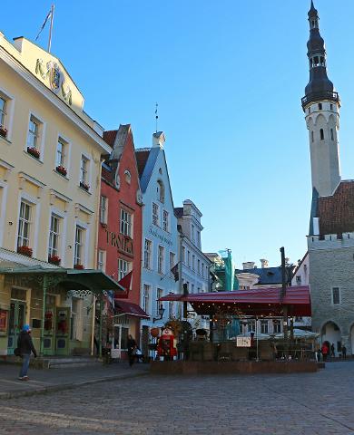Tallinna keskaegsed elamud