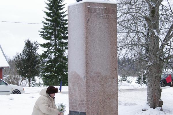 Monument to Anton Hansen-Tammsaare at Järva-Madise