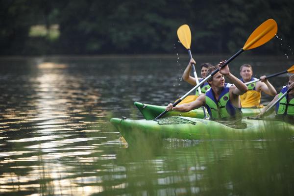 Paddelbootwanderungen auf dem See Pühajärv