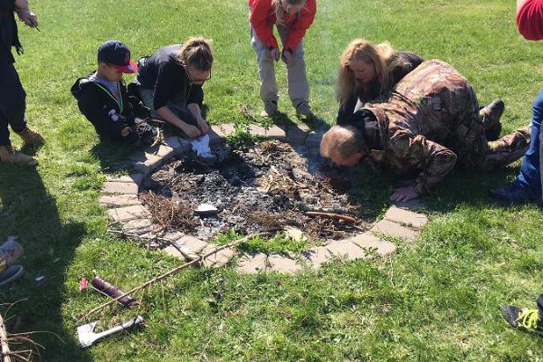 Kort överlevnadskurs i naturen i Pääsküla moss