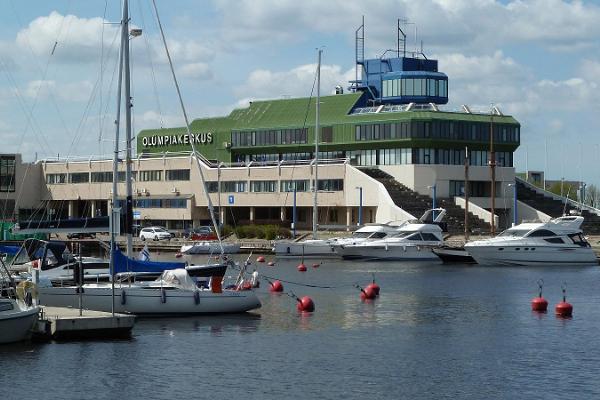 Motorbåtstur till Tallinns hamnar