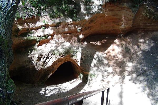 1-дневный поход по пещерам на каноэ вдоль реки Салатси