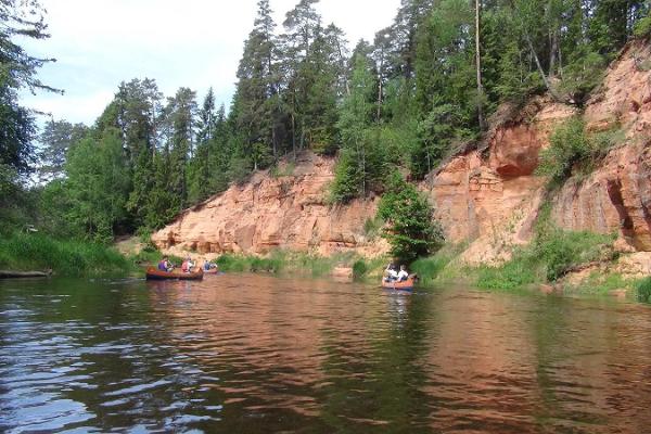 Mehrtägige Kanutouren auf dem Fluss Salatsi von Livonia Matkad (ohne Tourführer)