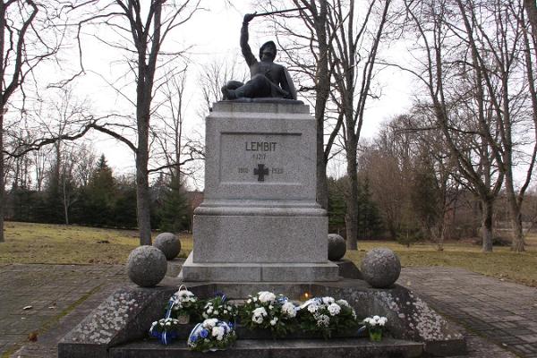 Памятник погибшим в войне за независимость «Лембиту» в Сууре-Яани