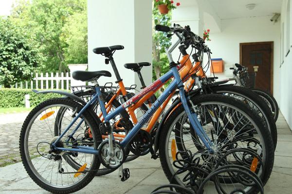 Fahrradverleih auf dem Gutshof Sagadi (dt. Saggad)