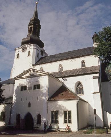 Bischöfliche Domkirche in Tallinn und Glockenturm 