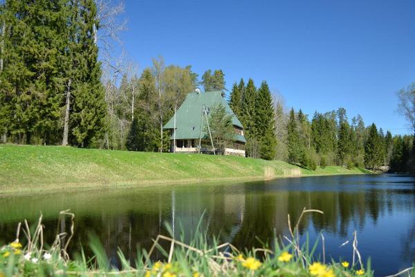 Jagdschloss Tagametsa und Zentrum der Pfadfinder