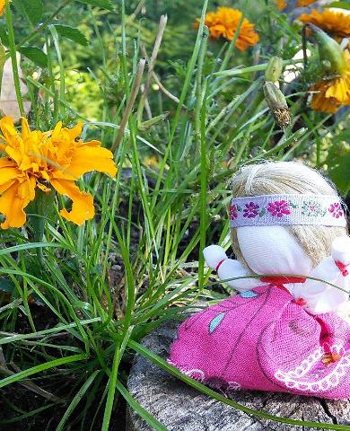 Мастер-класс по изготовлению традиционной русской куклы-талисмана «Куколка на счастье» на Русском хуторе