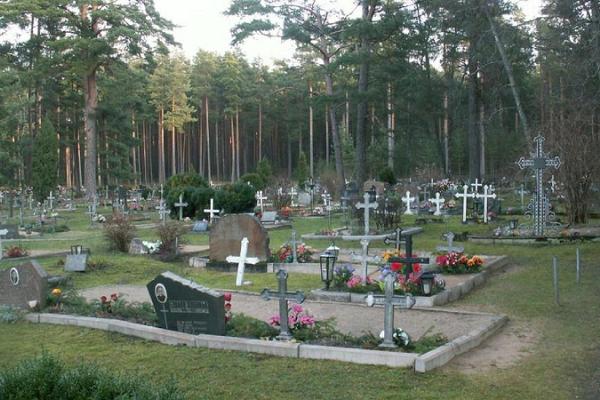 Kihnu Cemetery