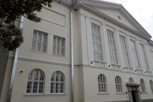 Byggnaden av Läänemaa Ühisgümnaasium (Läänemaatraktens gemensamma gymnasieskola)