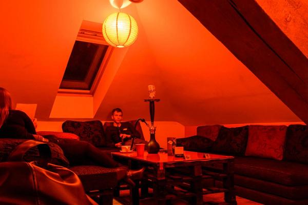 Shisha Studio Wasserpfeifenbar-Lounge