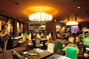 Restaurant & Lounge iO 