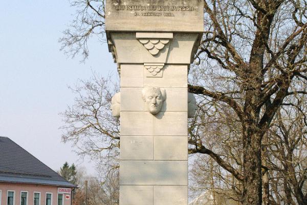 Freedom monument, Rapla