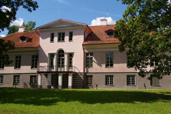 Väätsa Manor hall and classrooms