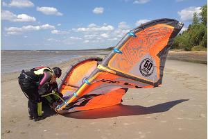 Surf Center - Kitesurfen-Schulungen in Pärnu, Tallinn und an anderen Orten Estlands