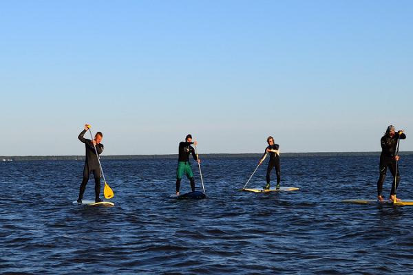 Pärnu Surf Center surfikeskuksen SUP-vuokraus Pärnussa ja Viron eri paikoissa