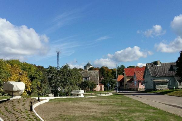 Musikgarten in Paide, der den Geburtsort von Arvo Pärt kennzeichnet