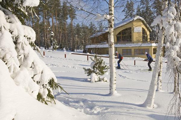 Snowtubing at Valgehobusemägi