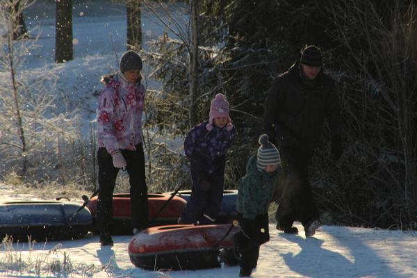 Snowtubing at Valgehobusemägi