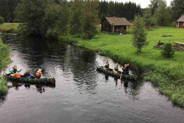 "Matkapesa" smailīšu un laivu izbraucieni