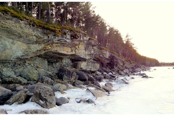 Pulli escarpment (Oiu escarpment)