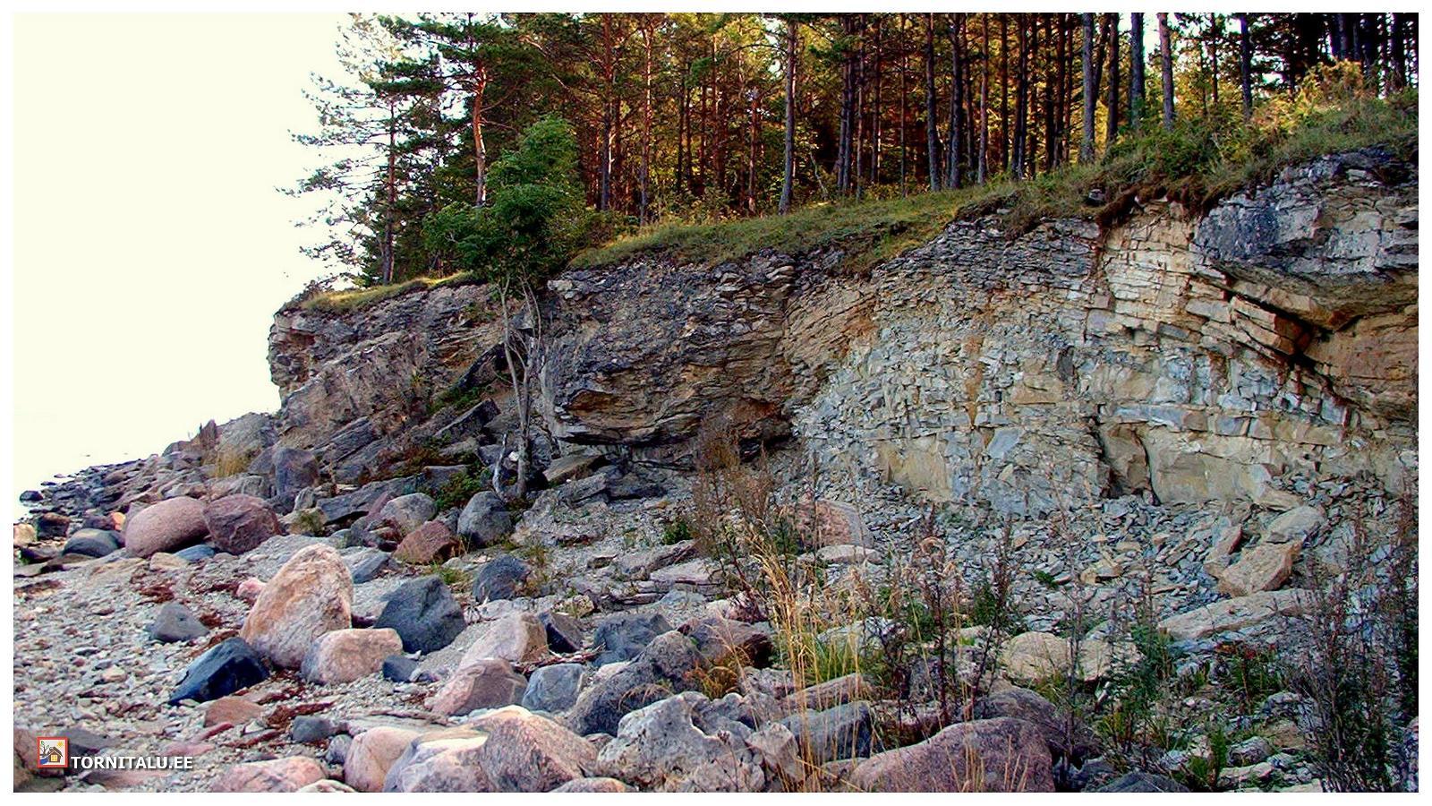 Pulli escarpment (Oiu escarpment)