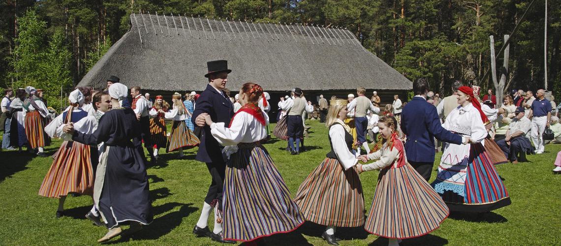 Dressing traditionally - folk costumes in Estonia