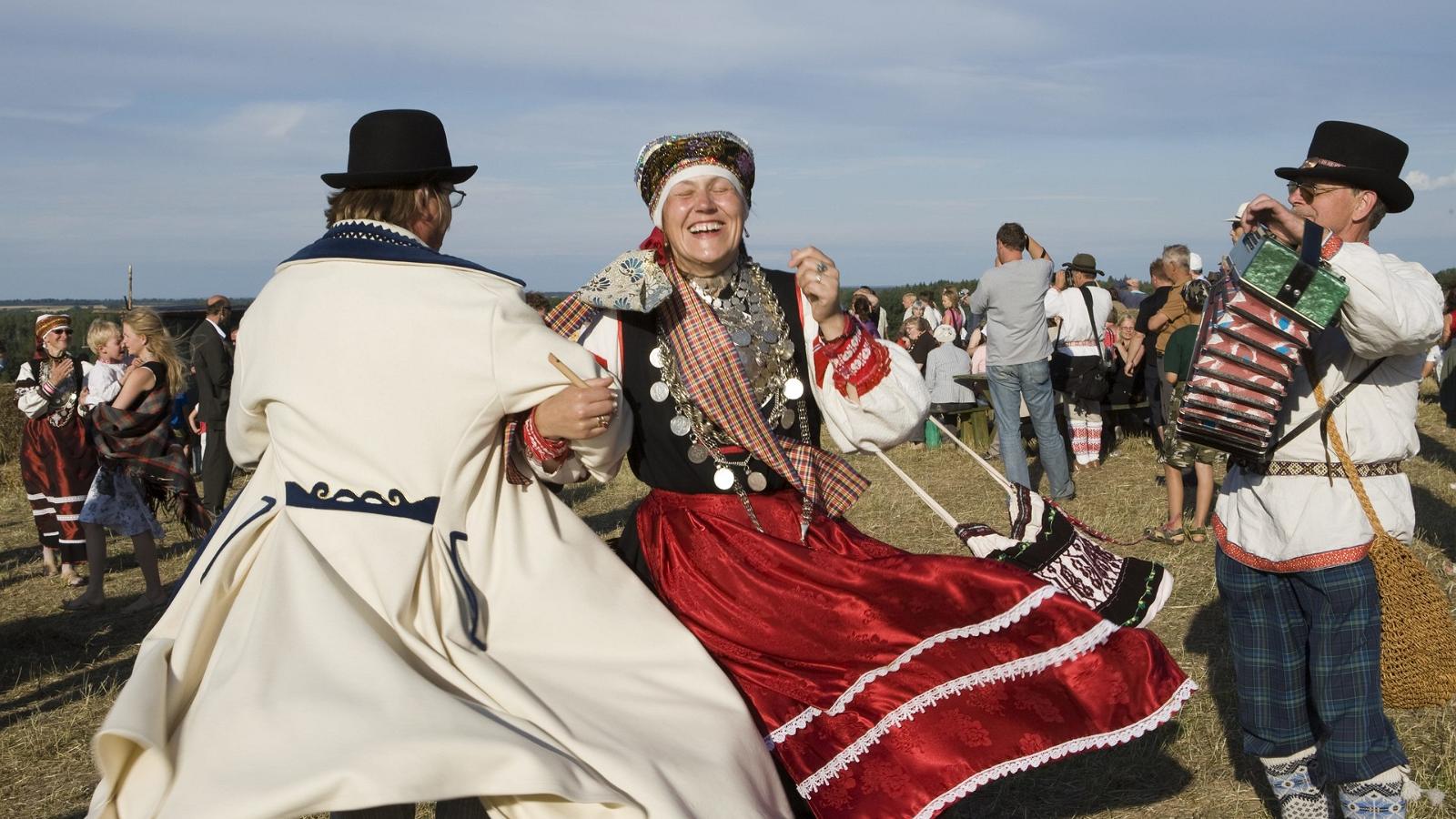 Dressing traditionally - folk costumes in Estonia | Visit Estonia