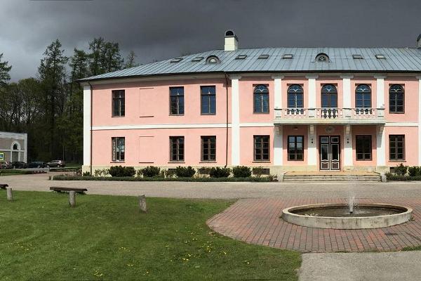 Guided tour in Tõstamaa Manor house