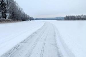Skating trip in Otepää, on Lake Pühajärv