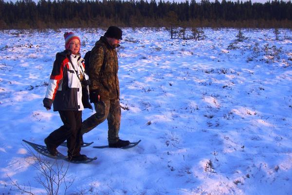 Seikle Vabaks vandringsäventyr med snöskor i Tolkuse högmosse