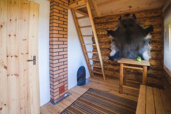 Pildil Arvi Puhkuse puhkeküla sauna eesruum