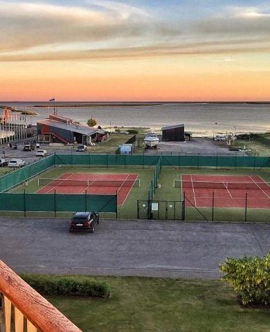 Georg Ots Spa Hotel tennis courts